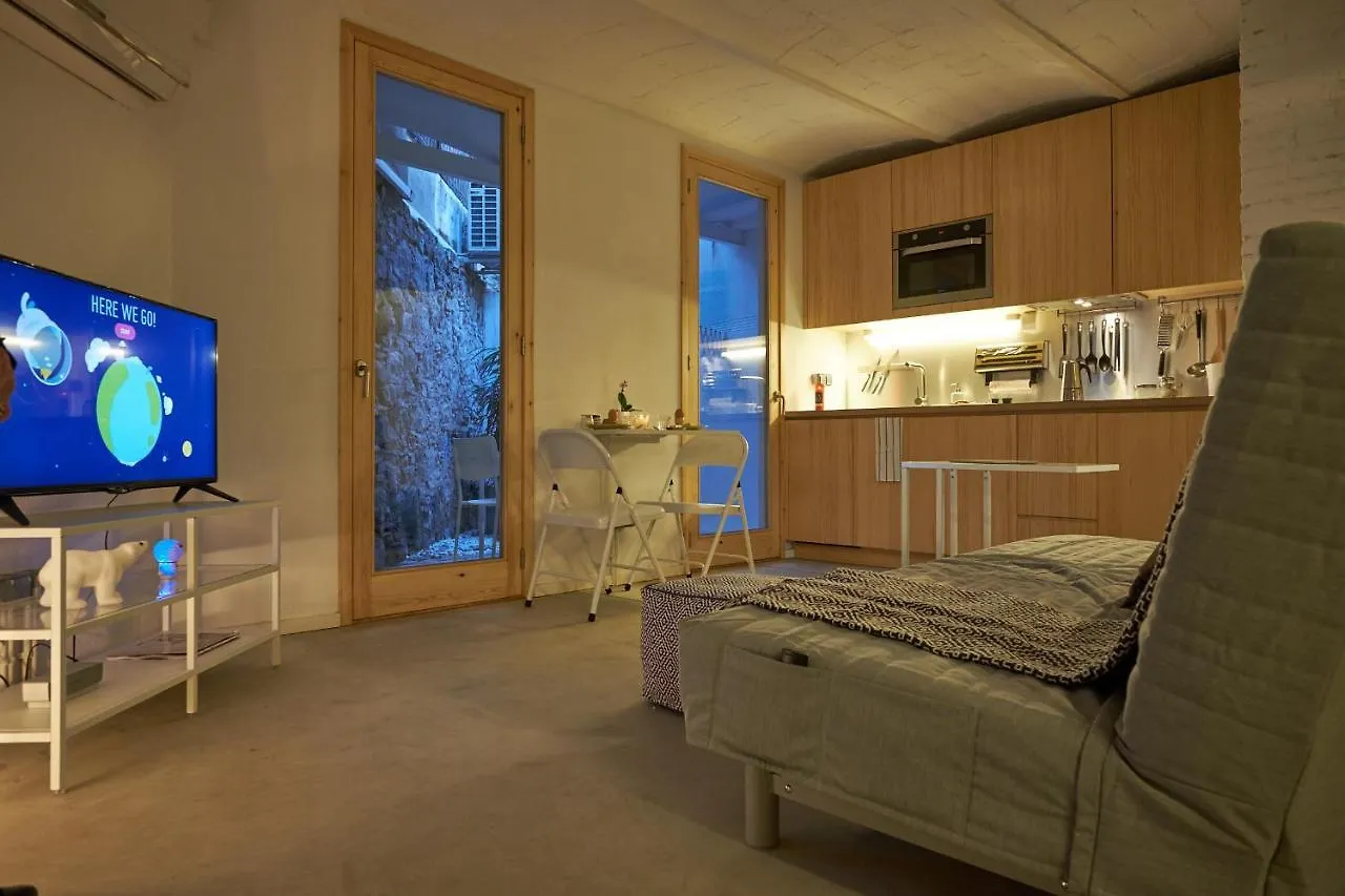 Luxury 1Br With Patio Near The Beach Barcelona